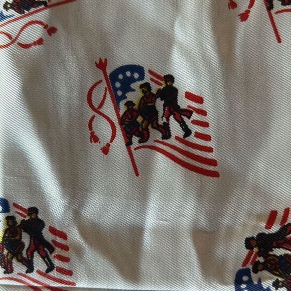 Official Patriotic Bicentennial Scarf 1776-1976 Made Italy Red White & Blue - Picture 3 of 4